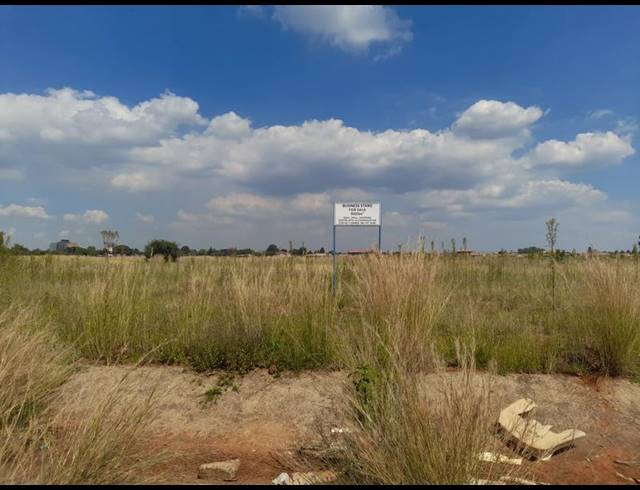 LAND FOR SALE IN UNITAS PARK